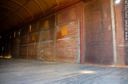 Inside of an AFE freight car - Department of Treinta y Tres - URUGUAY. Photo #70136