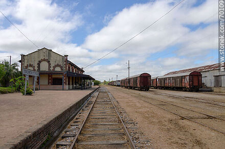 Estación de ferrocarril de Treinta y Tres - Departamento de Treinta y Tres - URUGUAY. Foto No. 70109