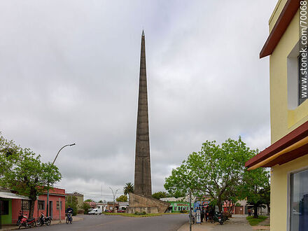 Obelisk of Treinta y Tres - Department of Treinta y Tres - URUGUAY. Photo #70068