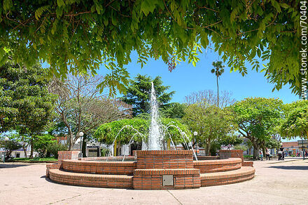 Plaza de Tala. Fuente - Departamento de Canelones - URUGUAY. Foto No. 70404