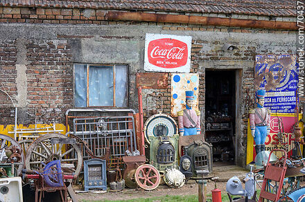 Antiques place - Department of Canelones - URUGUAY. Photo #70437