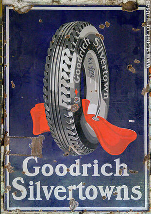 Chapa publicitaria antigua. Goodrich Silvertowns - Departamento de Canelones - URUGUAY. Foto No. 70448