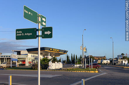 Crossing of Route 11 and Route 7 - Department of Canelones - URUGUAY. Photo #70461