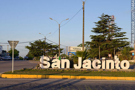 San Jacinto sign at the intersection of Routes 7 and 11 - Department of Canelones - URUGUAY. Photo #70464