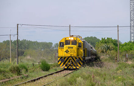 Estación de ferrocarril de Montes. Locomotora de Servicios Logísticos Ferroviarios - Departamento de Canelones - URUGUAY. Foto No. 70581