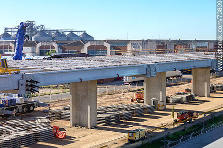 Year 2021 - Viaduct of the port promenade. Beams supported on lintels - Department of Montevideo - URUGUAY. Photo #70809