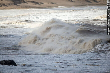 Surf with foam in turbid sea - Department of Maldonado - URUGUAY. Photo #71198