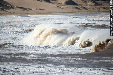 Surf with foam in turbid sea - Department of Maldonado - URUGUAY. Photo #71217