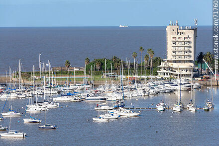 Foto aérea del puerto del Buceo. Yatch Club - Departamento de Montevideo - URUGUAY. Foto No. 71760
