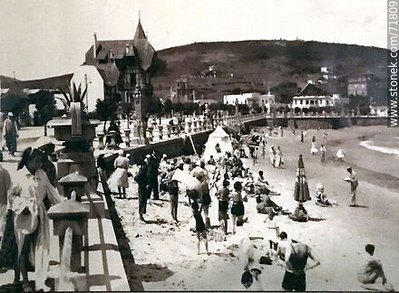 Old photo of Piriápolis beach with Hotel Colón in the background. - Department of Maldonado - URUGUAY. Photo #71809