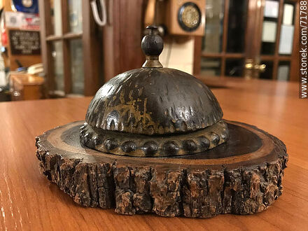 Antique counter bell of the Colón Hotel - Department of Maldonado - URUGUAY. Photo #71788