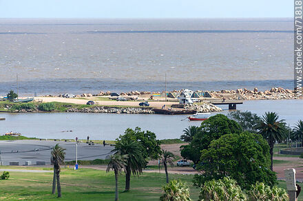 Escollera en Punta Brava - Departamento de Montevideo - URUGUAY. Foto No. 71818