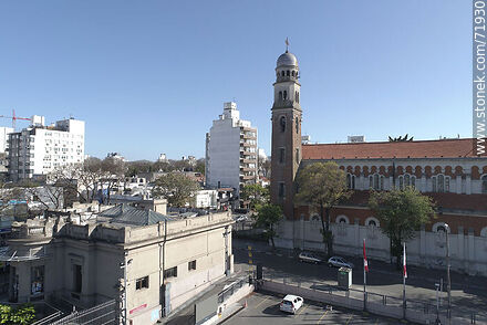 Iglesia de Punta Carretas. Torre, campanario y cúpula - Departamento de Montevideo - URUGUAY. Foto No. 71930