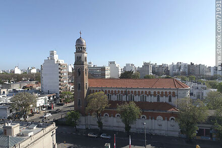 Iglesia de Punta Carretas. Torre, campanario y cúpula - Departamento de Montevideo - URUGUAY. Foto No. 71931