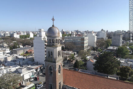 Iglesia de Punta Carretas. Torre, campanario y cúpula - Departamento de Montevideo - URUGUAY. Foto No. 71935