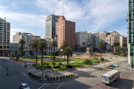 Aerial view of Plaza Independencia from Juncal and Buenos Aires corner - Department of Montevideo - URUGUAY. Photo #71954
