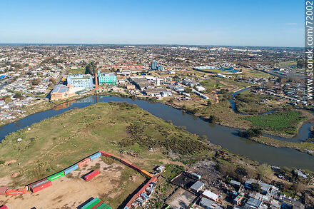 Vista aérea del arroyo Pantanoso,el PTI y el estadio - Departamento de Montevideo - URUGUAY. Foto No. 72002