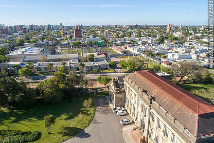 Vista aérea de la Facultad de Veterinaria en el barrio Buceo, 2020 - Departamento de Montevideo - URUGUAY. Foto No. 72393