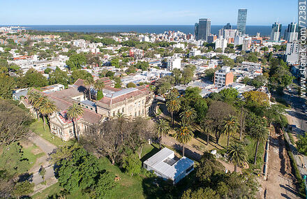 Vista aérea de la Facultad de Veterinaria en el barrio Buceo, 2020 - Departamento de Montevideo - URUGUAY. Foto No. 72381