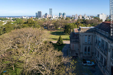 Vista aérea de la Facultad de Veterinaria en el barrio Buceo, 2020 - Departamento de Montevideo - URUGUAY. Foto No. 72372