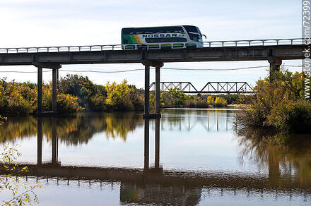 Puentes carretero y ferroviario sobre el río Santa Lucía. Ruta 5 - Departamento de Florida - URUGUAY. Foto No. 72399
