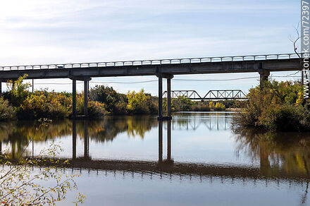 Puentes carretero y ferroviario sobre el río Santa Lucía. Ruta 5 - Departamento de Florida - URUGUAY. Foto No. 72397