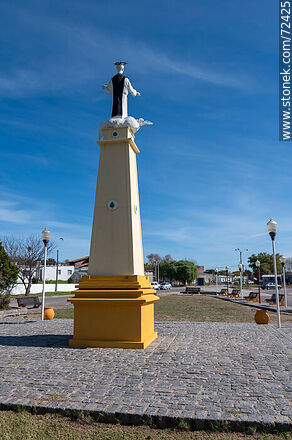 Plaza de los inmigrantes italianos. Monumento a San Cono - Departamento de Florida - URUGUAY. Foto No. 72425