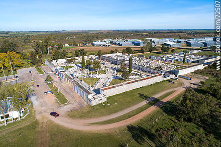 Aerial view of the cemetery. In the background, the free zone - Department of Florida - URUGUAY. Photo #72507