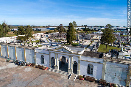 Vista aérea del cementerio de la capital de Florida - Departamento de Florida - URUGUAY. Foto No. 72496