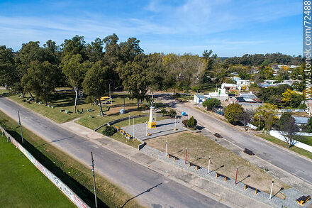 Aerial view of the Plaza de los Inmigrantes Italianos and San Cono - Department of Florida - URUGUAY. Photo #72488