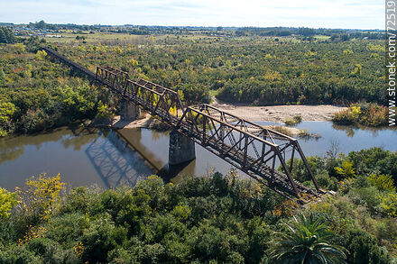 Aerial view of the railroad bridge crossing the Santa Lucía River in Florida - Department of Florida - URUGUAY. Photo #72519