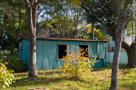 Shed behind the train station - Department of Florida - URUGUAY. Photo #72629
