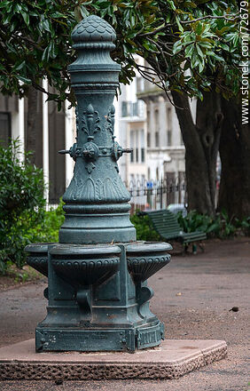 Old drinking fountains in Zabala Square - Department of Montevideo - URUGUAY. Photo #72679