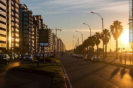 Winter sunrise on Mahatma Gandhi Boulevard - Department of Montevideo - URUGUAY. Photo #72809