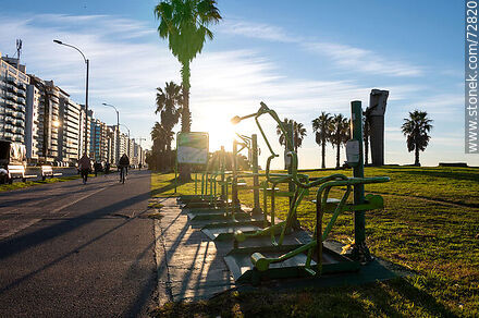 Exercise equipment on the promenade - Department of Montevideo - URUGUAY. Photo #72820