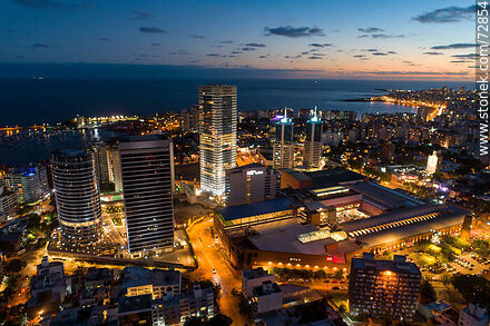 Vista aérea al anochecer del microcentro del Buceo, sus torres y su shopping - Departamento de Montevideo - URUGUAY. Foto No. 72854
