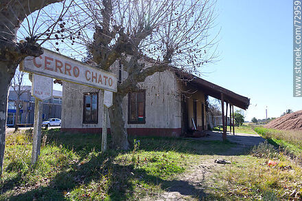 Cerro Chato's board and former train station - Department of Florida - URUGUAY. Photo #72959