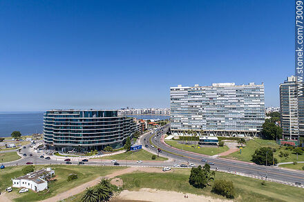Rambla Armenia, Edificios Panamericano y Forum - Departamento de Montevideo - URUGUAY. Foto No. 73009