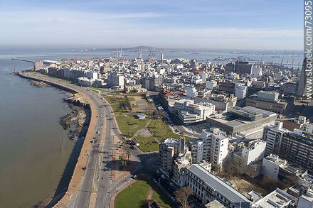 Aerial view of the Rep. de Chile school, Plaza España, CAF, Club Hebraica, AEBU, Executive Tower, Ciudadela Building. - Department of Montevideo - URUGUAY. Photo #73095