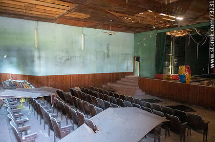 Interior del antiguo cine de Baygorria - Departamento de Durazno - URUGUAY. Foto No. 73231