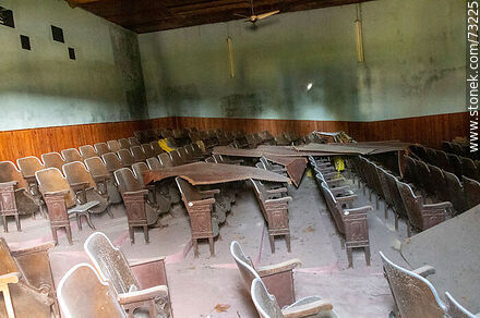 Interior del antiguo cine de Baygorria - Departamento de Durazno - URUGUAY. Foto No. 73225