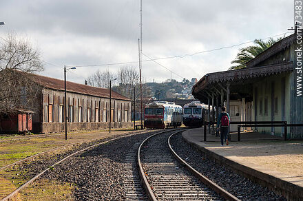 Two motorcoaches at the Rivera train station - Department of Rivera - URUGUAY. Photo #73483