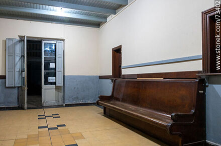 Sala de espera de la estación de trenes de Tacuarembó - Departamento de Tacuarembó - URUGUAY. Foto No. 73402