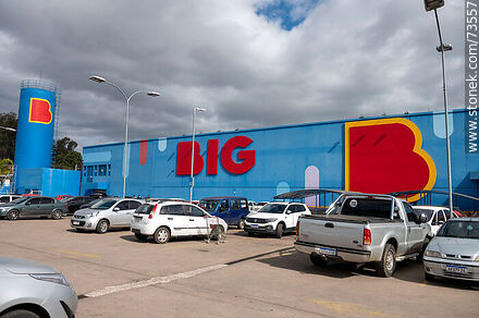 Supermercado BIG en Sant'Ana do Livramento - Departamento de Rivera - URUGUAY. Foto No. 73557