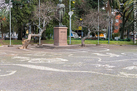 Plaza Artigas - Departamento de Rivera - URUGUAY. Foto No. 73576