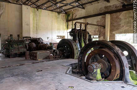 Old machinery for electric power generation - Department of Rivera - URUGUAY. Photo #73725
