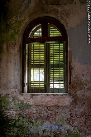 Ruinas de las habitaciones de la casa del gerente - Departamento de Rivera - URUGUAY. Foto No. 73797