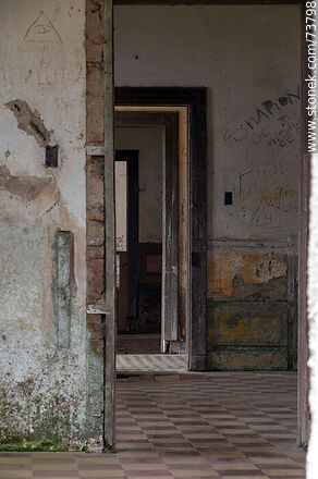 Ruinas de las habitaciones de la casa del gerente - Departamento de Rivera - URUGUAY. Foto No. 73798