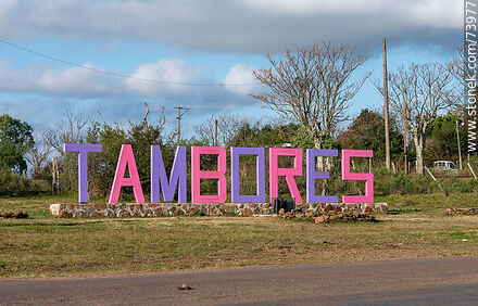 Letrero de Tambores a la entrada del pueblo - Departamento de Paysandú - URUGUAY. Foto No. 73977