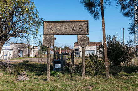 Cartel de la estación de ferrocarril de pueblo Achar - Departamento de Tacuarembó - URUGUAY. Foto No. 74056